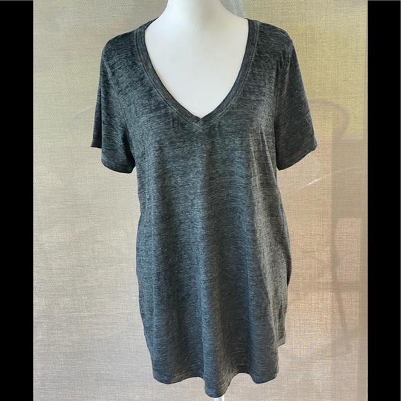 torrid Tops - NWT Torrid Classic Fit Heather Black V-Neck Tee, Torrid 1